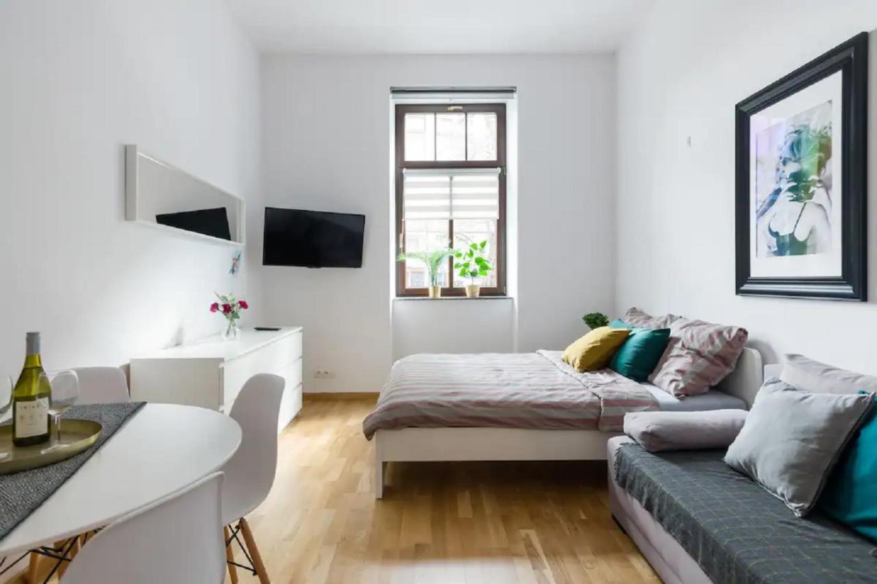 Discover Krakow Apartments - 5 Borowickiej St - Studio Next To Opera And Unity Centre Ngoại thất bức ảnh