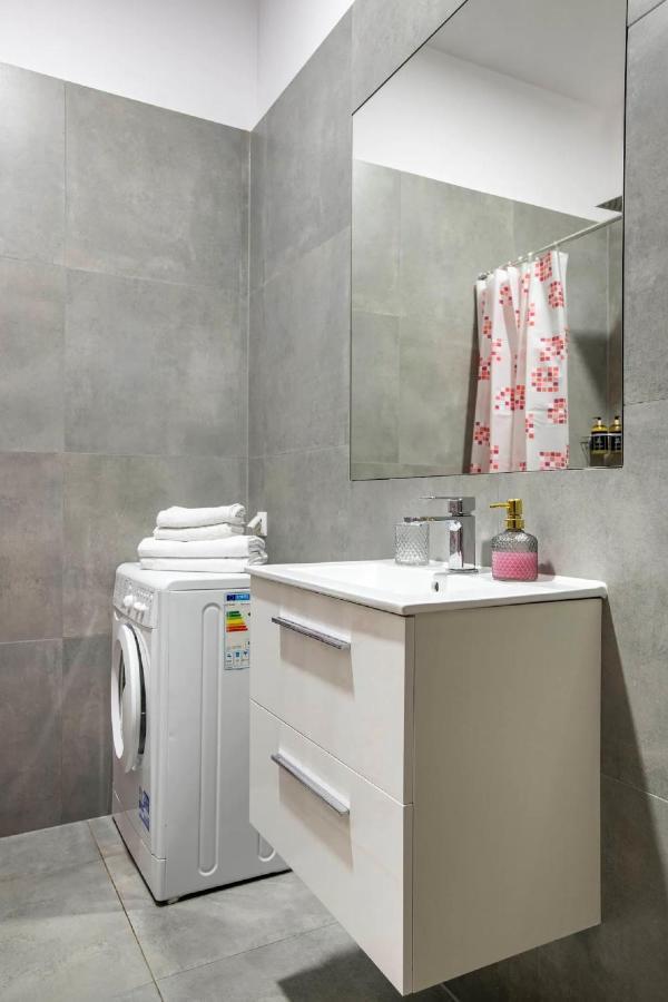 Discover Krakow Apartments - 5 Borowickiej St - Studio Next To Opera And Unity Centre Ngoại thất bức ảnh